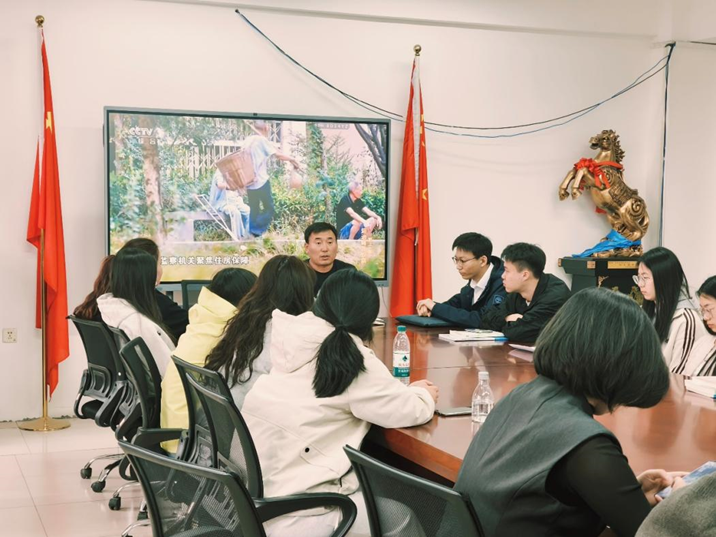 “籽連廉潔初心 葵映清風(fēng)正氣”——教育學(xué)院石榴籽黨支部、向日葵黨支部組織反腐警示教育學(xué)習(xí)